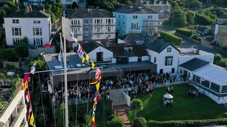Royal Ocean Racing Club Hotel Каус Екстериор снимка