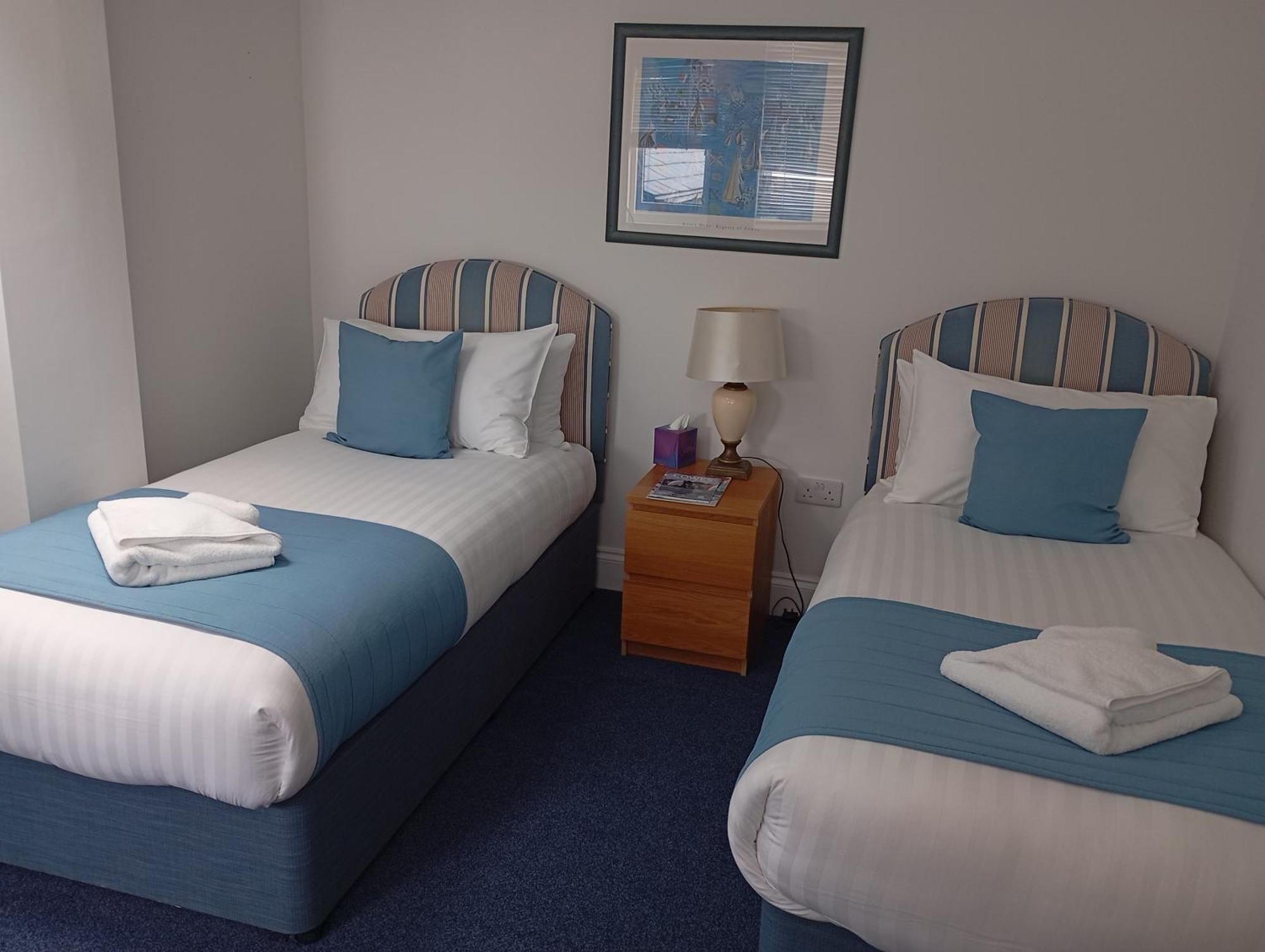 Royal Ocean Racing Club Hotel Каус Екстериор снимка
