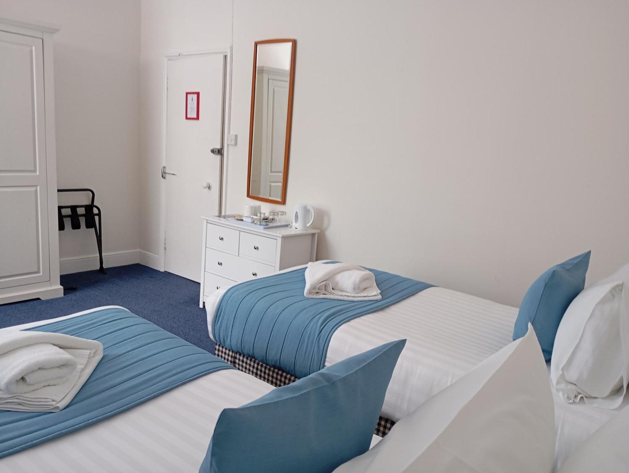 Royal Ocean Racing Club Hotel Каус Екстериор снимка