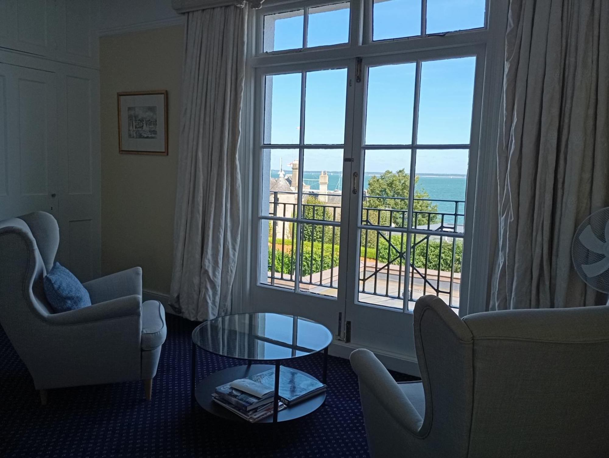 Royal Ocean Racing Club Hotel Каус Екстериор снимка