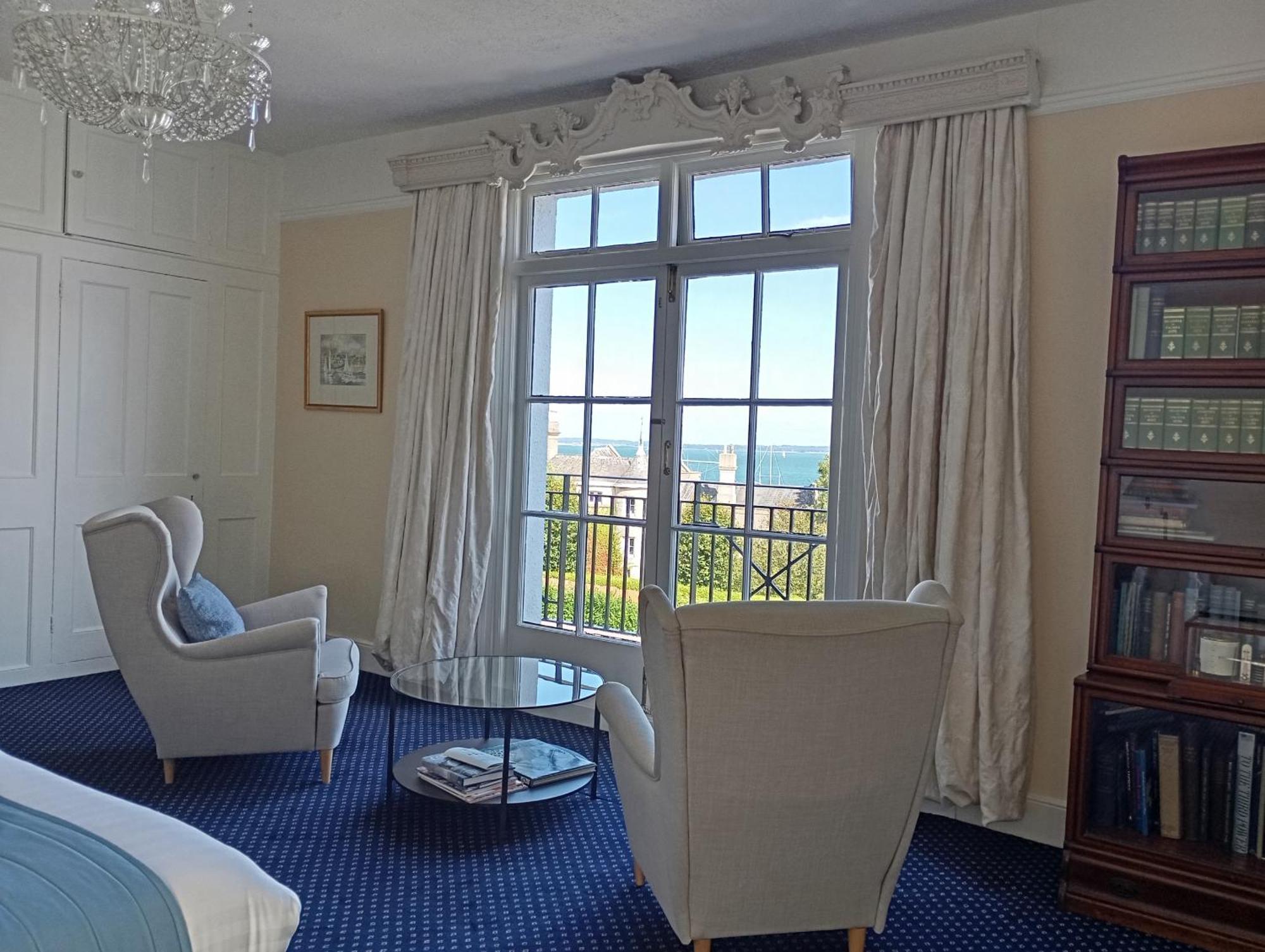 Royal Ocean Racing Club Hotel Каус Екстериор снимка
