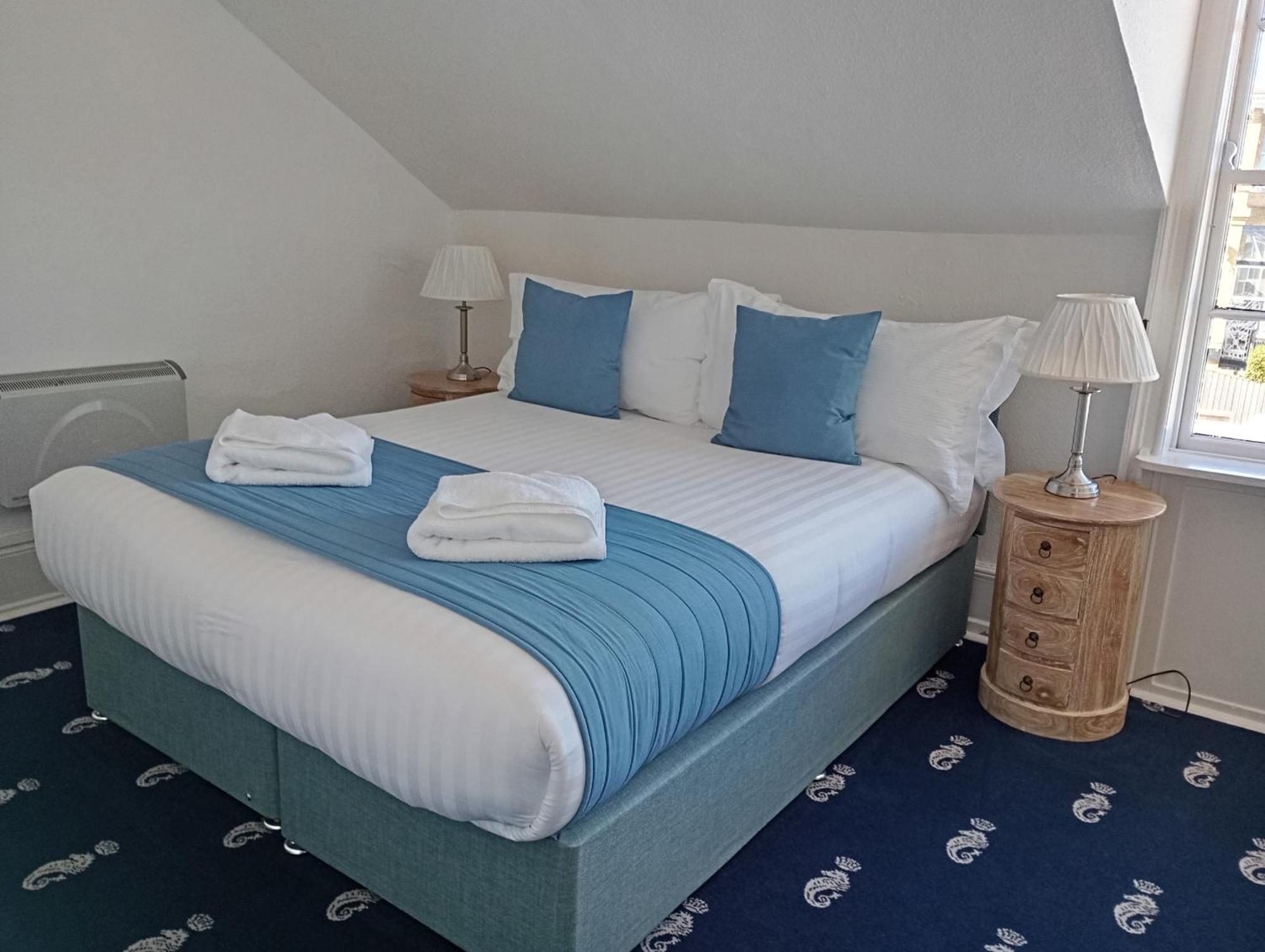 Royal Ocean Racing Club Hotel Каус Екстериор снимка