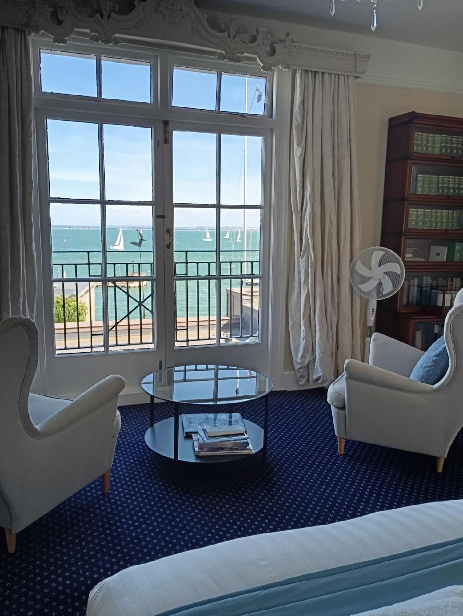 Royal Ocean Racing Club Hotel Каус Екстериор снимка
