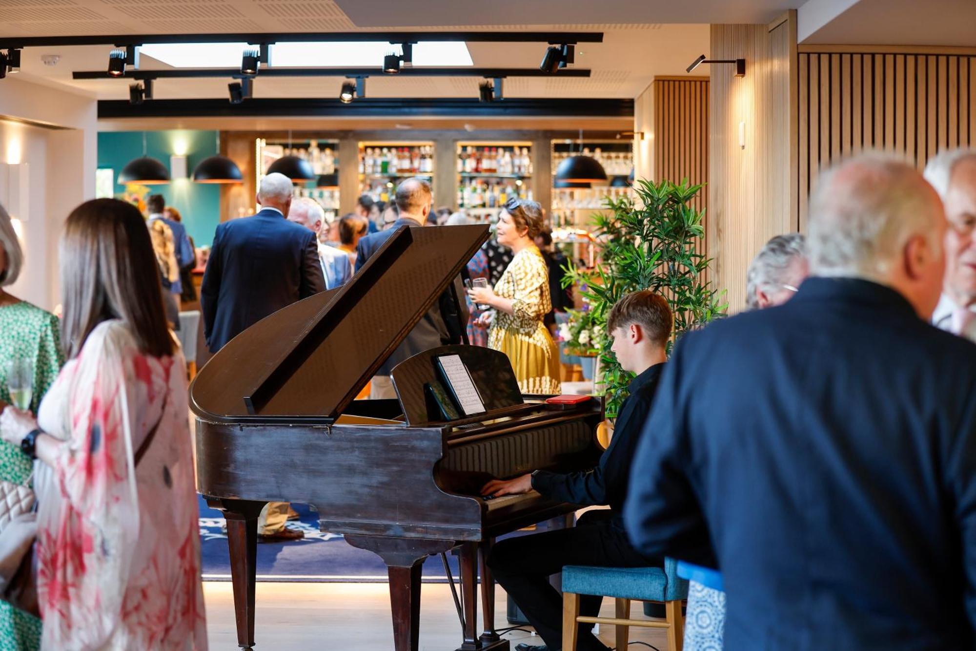Royal Ocean Racing Club Hotel Каус Екстериор снимка