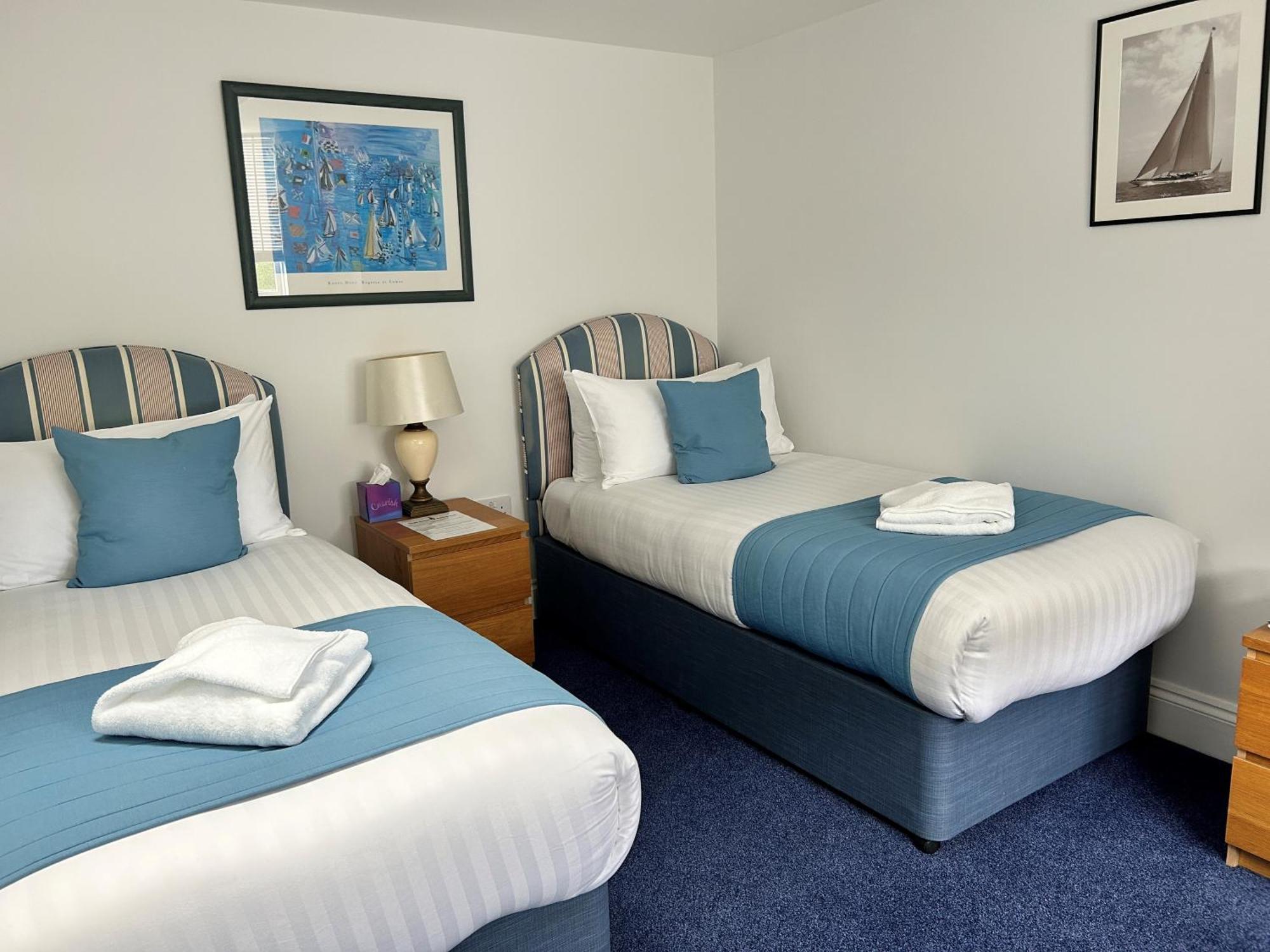 Royal Ocean Racing Club Hotel Каус Екстериор снимка