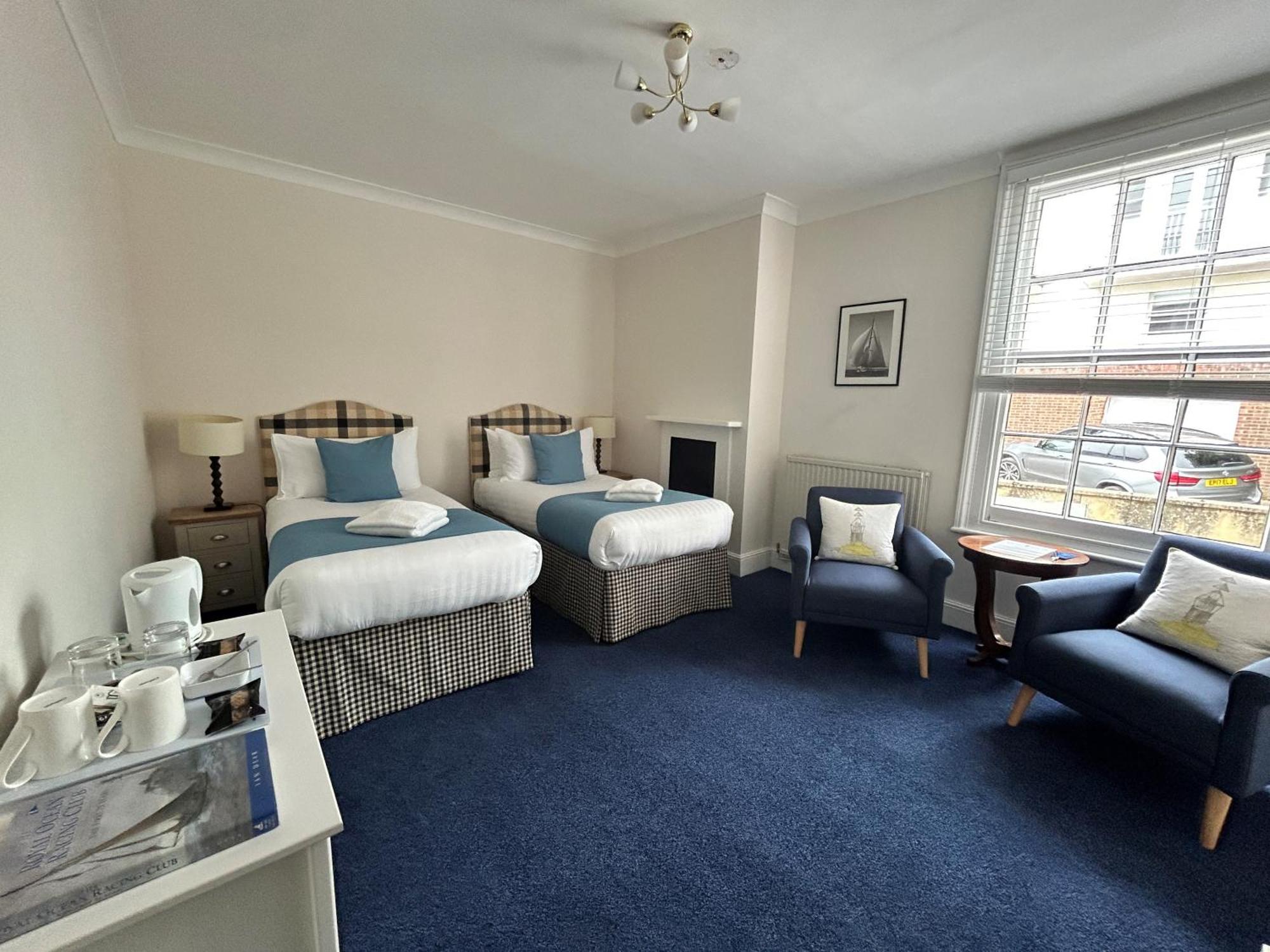 Royal Ocean Racing Club Hotel Каус Екстериор снимка