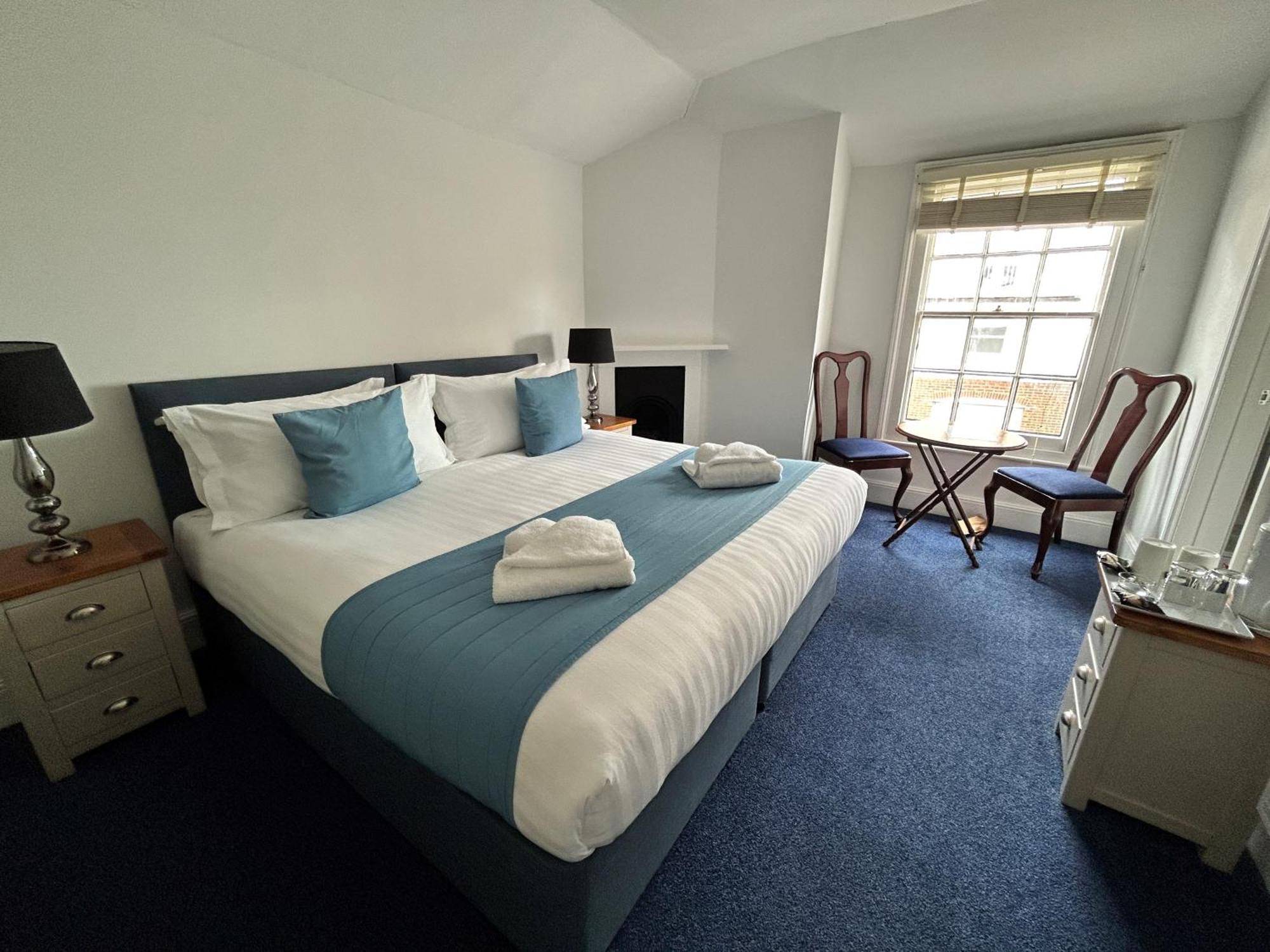 Royal Ocean Racing Club Hotel Каус Екстериор снимка