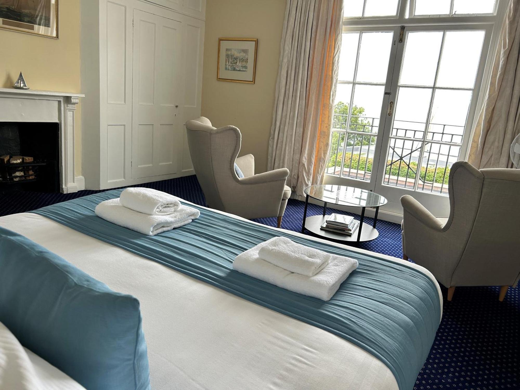 Royal Ocean Racing Club Hotel Каус Екстериор снимка